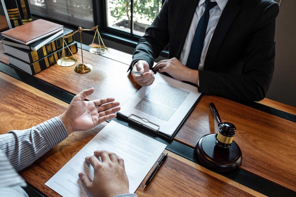 Quando devo procurar um advogado? 5 situações em que a orientação jurídica é essencial